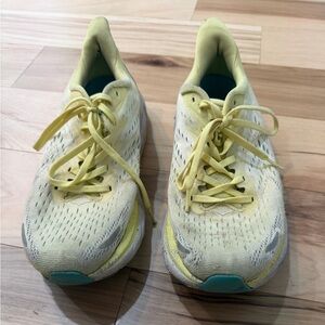 Hoka One One yellow trainers, Size US 9 #running #trailrunning

.